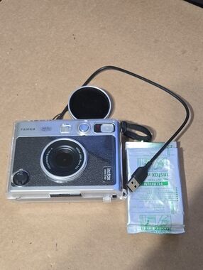 Fujifilm Instax MINI Evo With Film And Protective Case